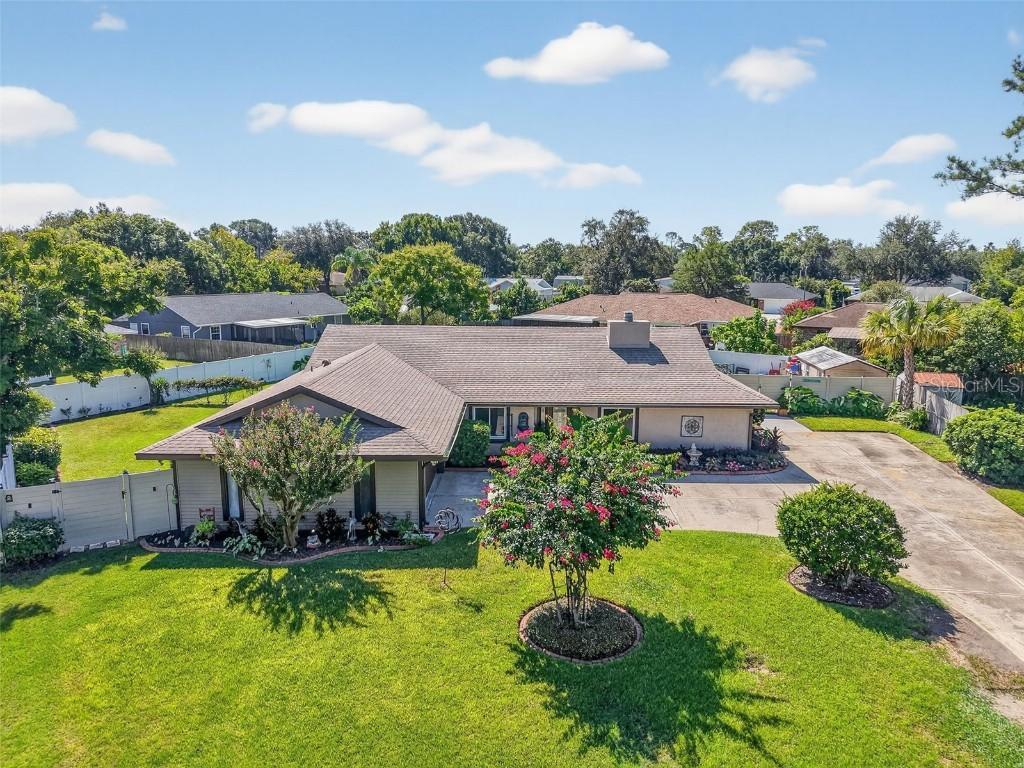 2100 Durham Ct., Mount Dora, FL 32757