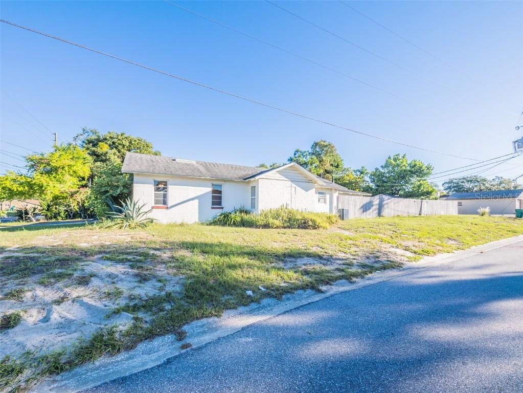 1215 Morin St., Eustis, FL 32726