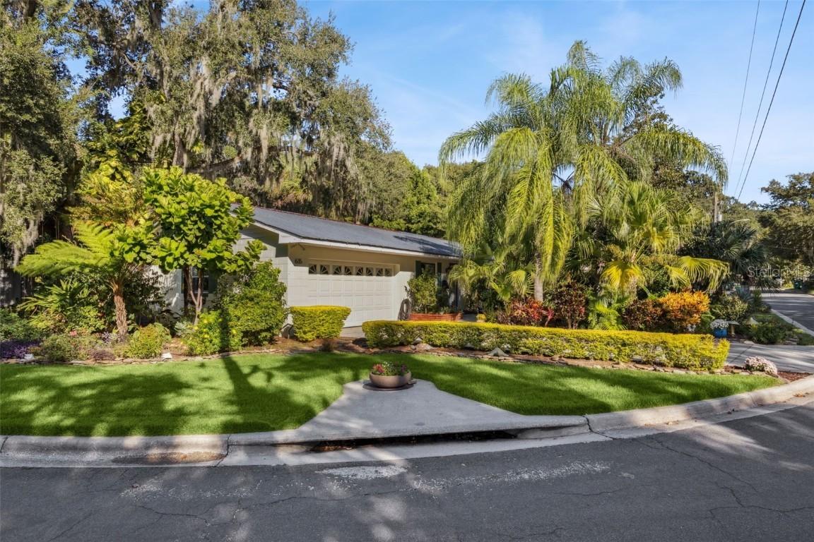 635 Michigan St., Mount Dora, FL 32757