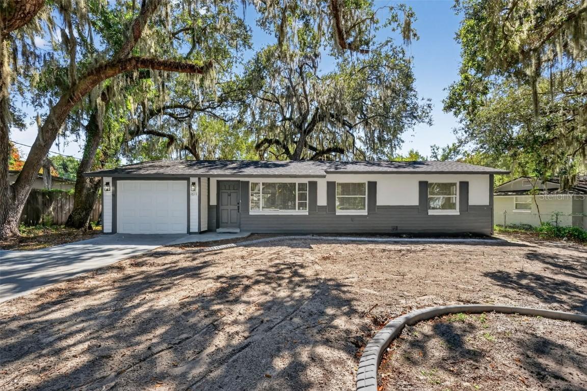 1611 Hampton Rd., Leesburg, FL 34748