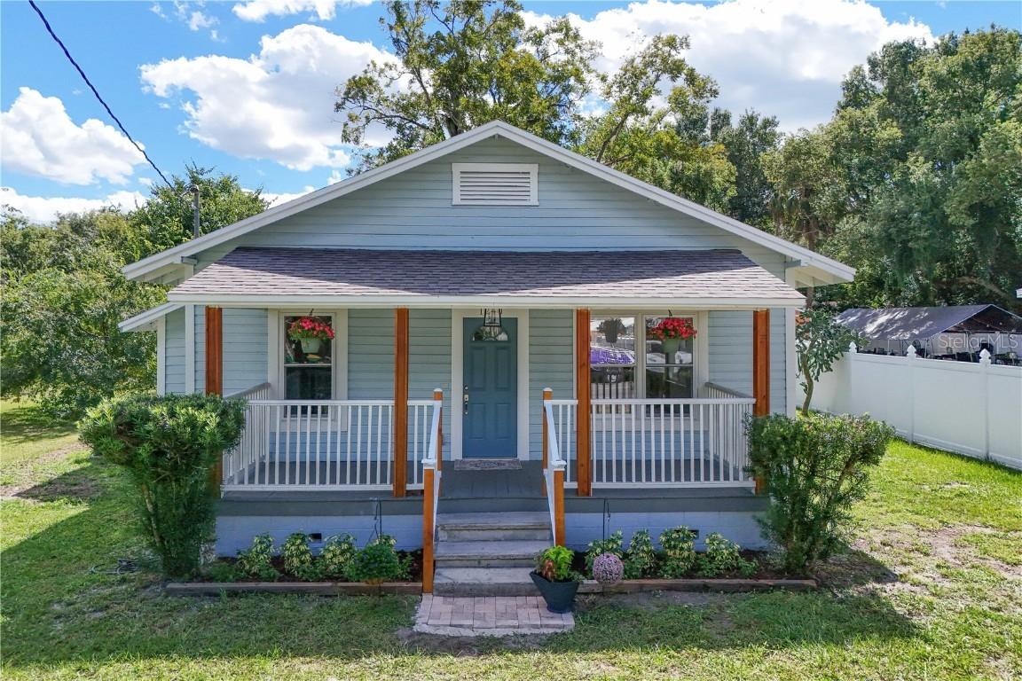 1240 E Jackson Ave., Mount Dora, FL 32757