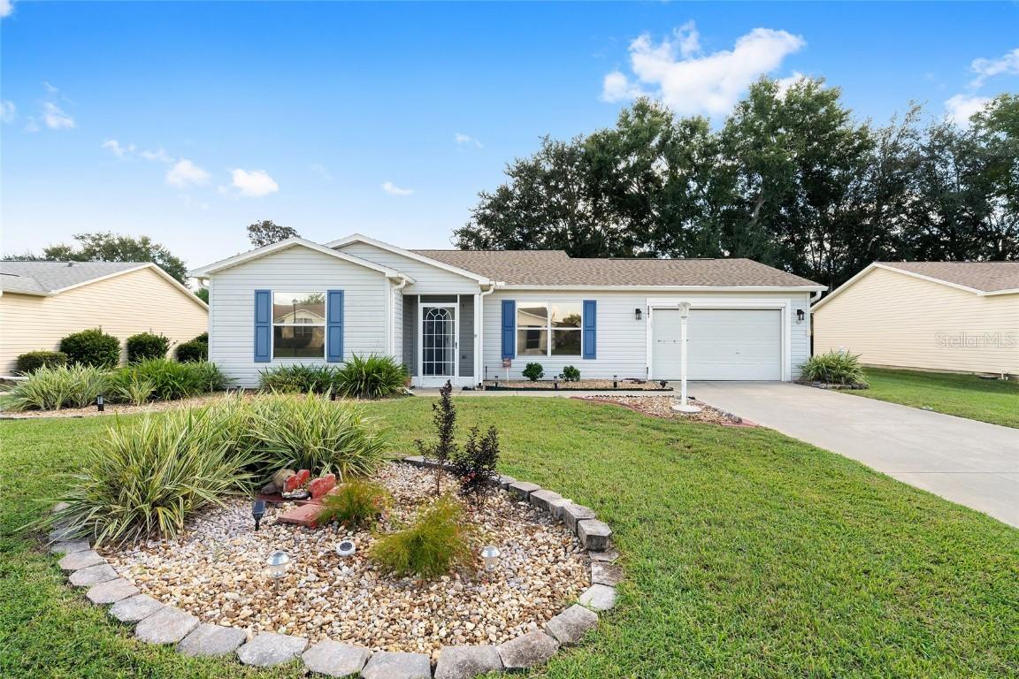 2541 Privada Dr., The Villages, FL 32162