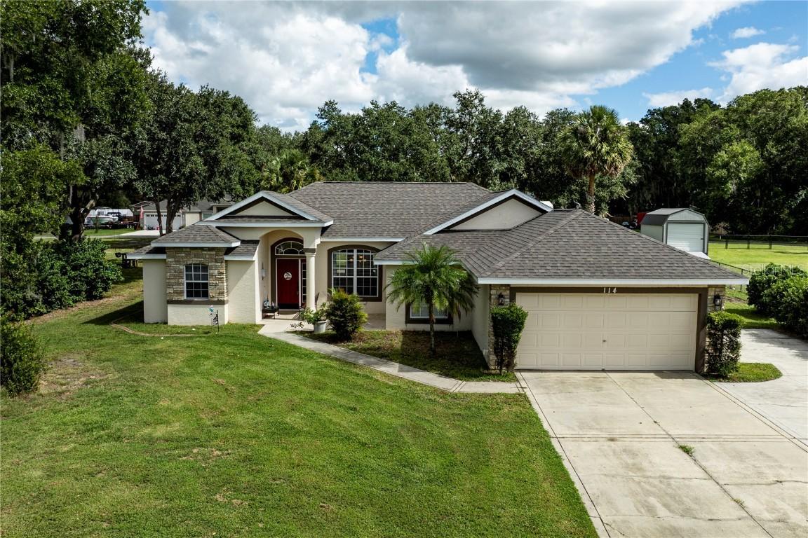 114 Wingfield Dr., Umatilla, FL 32784