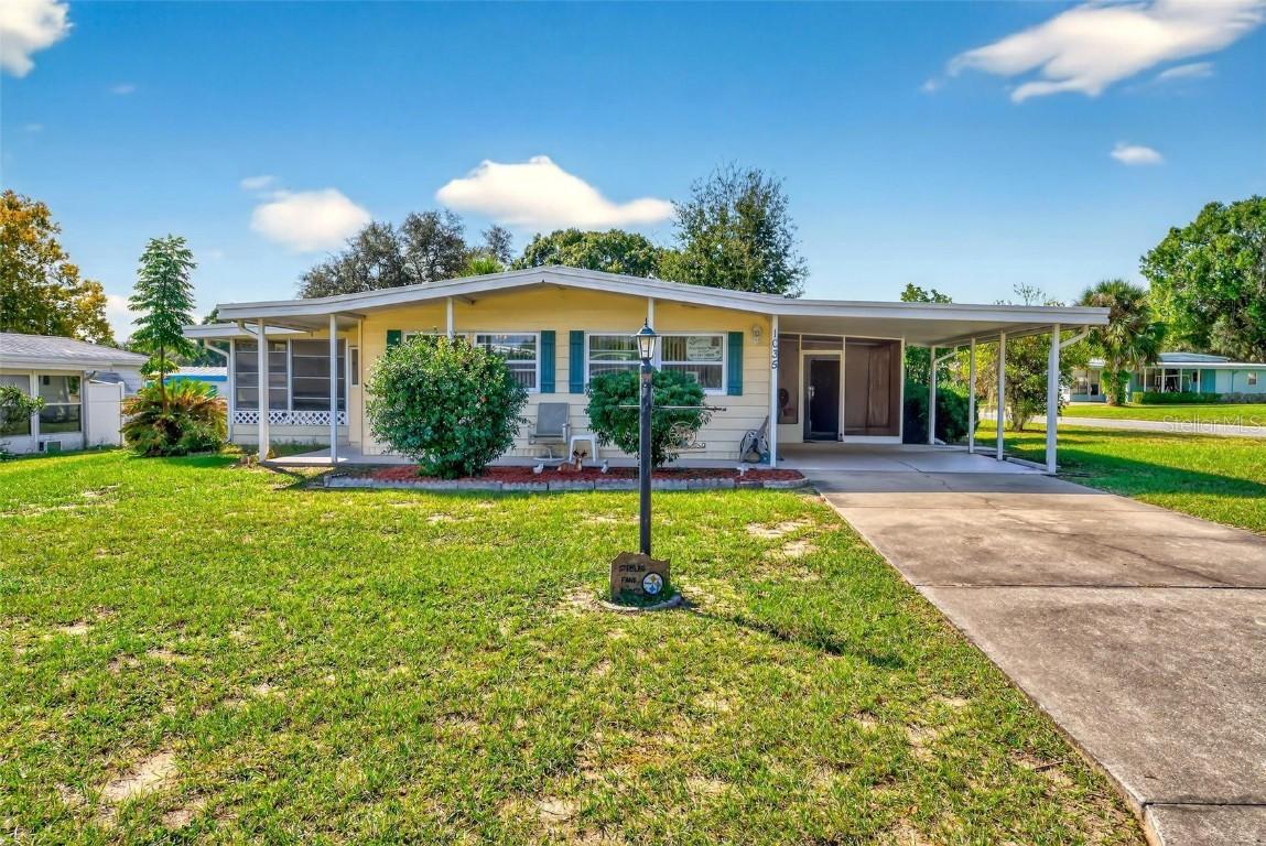 1035 Lake Dr., Grand Island, FL 32735