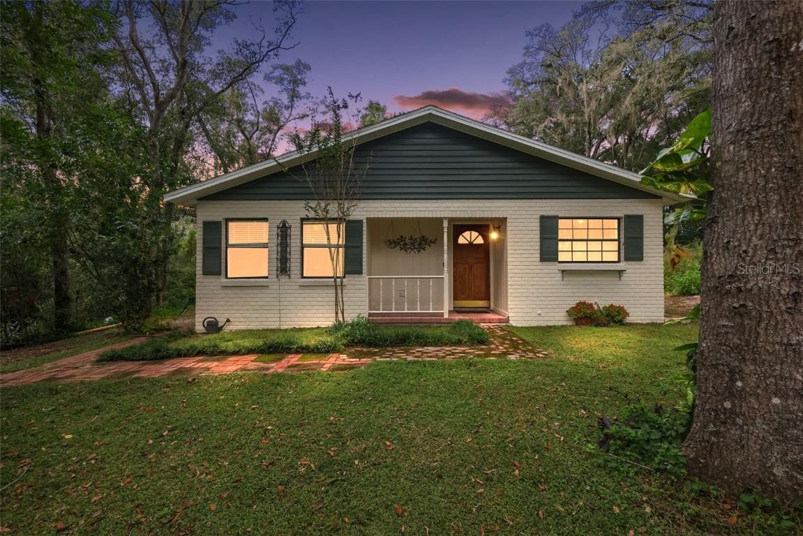 30641 Edgewood St., Sorrento, FL 32776