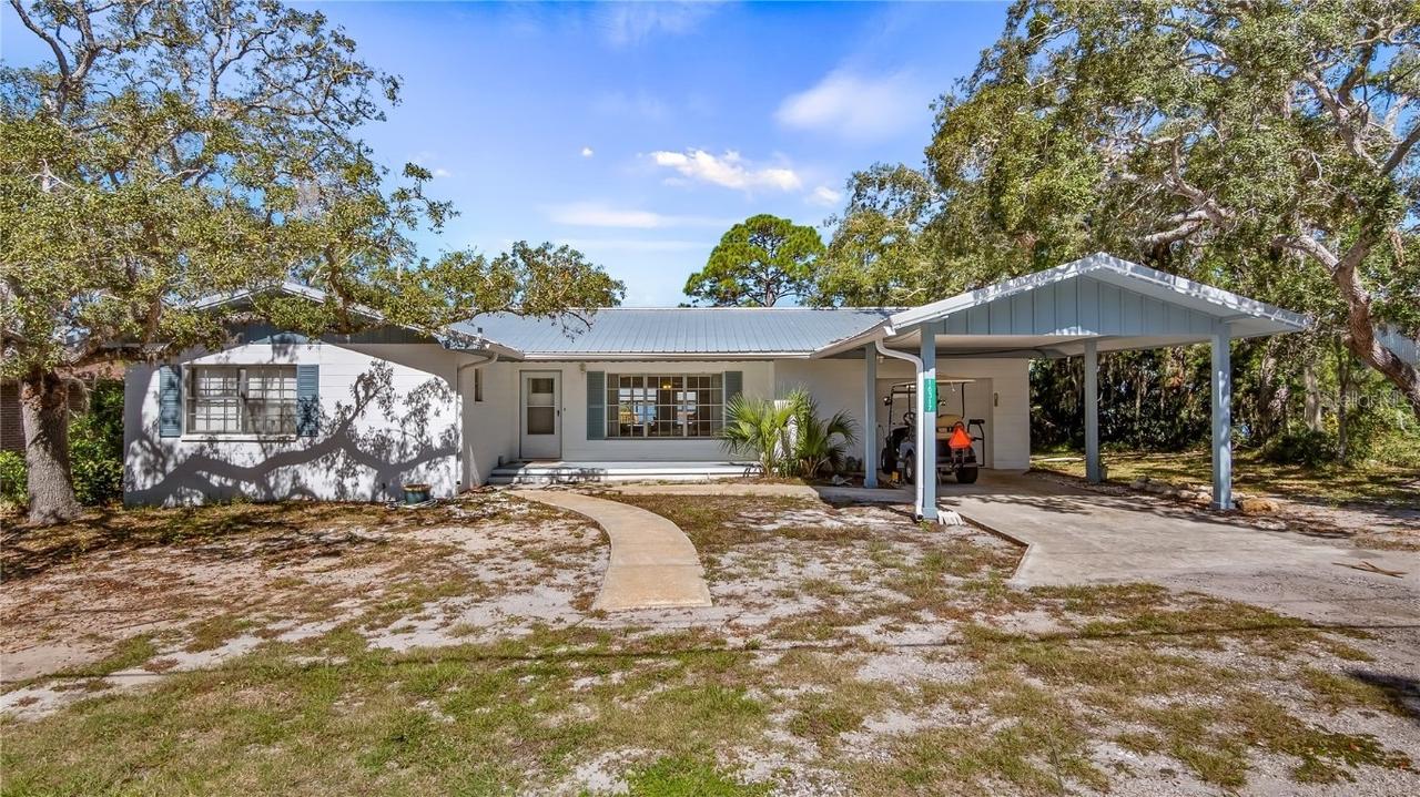 16317 Andrews Cir., Cedar Key, FL 32625