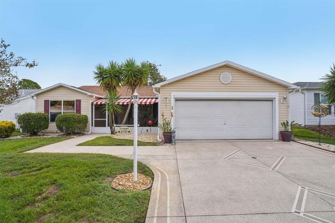 2737 Privada Dr., The Villages, FL 32162