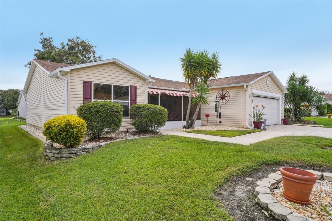 2737 Privada Dr., The Villages, FL 32162