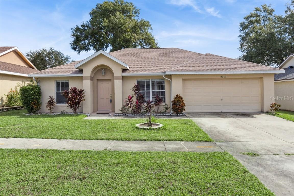 3711 Meadow Green Dr., Tavares, FL 32778