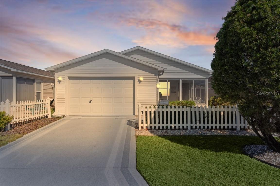 3604 Cambria Cir., The Villages, FL 32162