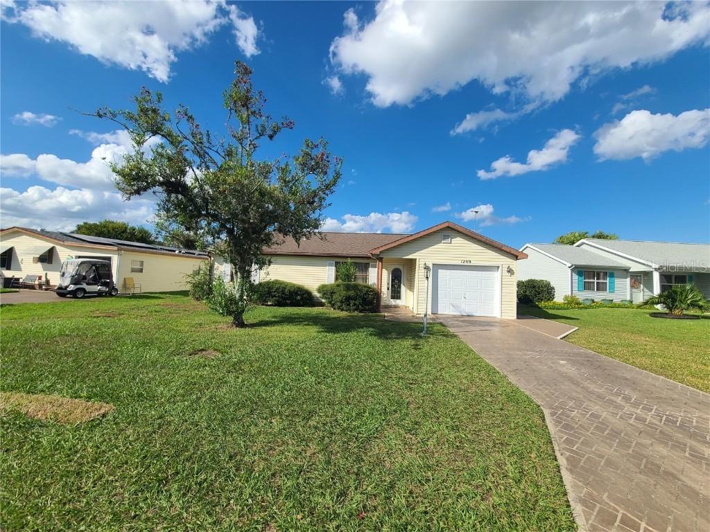 1209 Maria Ct., The Villages, FL 32159