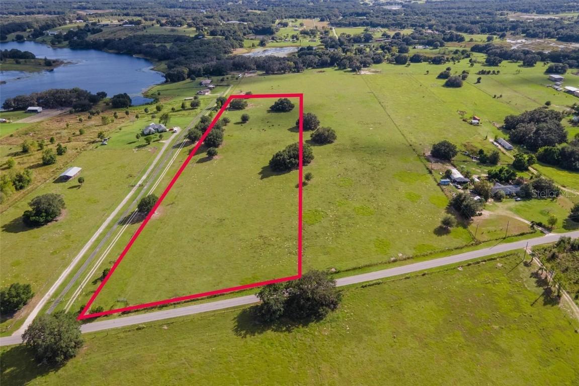 SE 156th Place Rd., Weirsdale, FL 32195