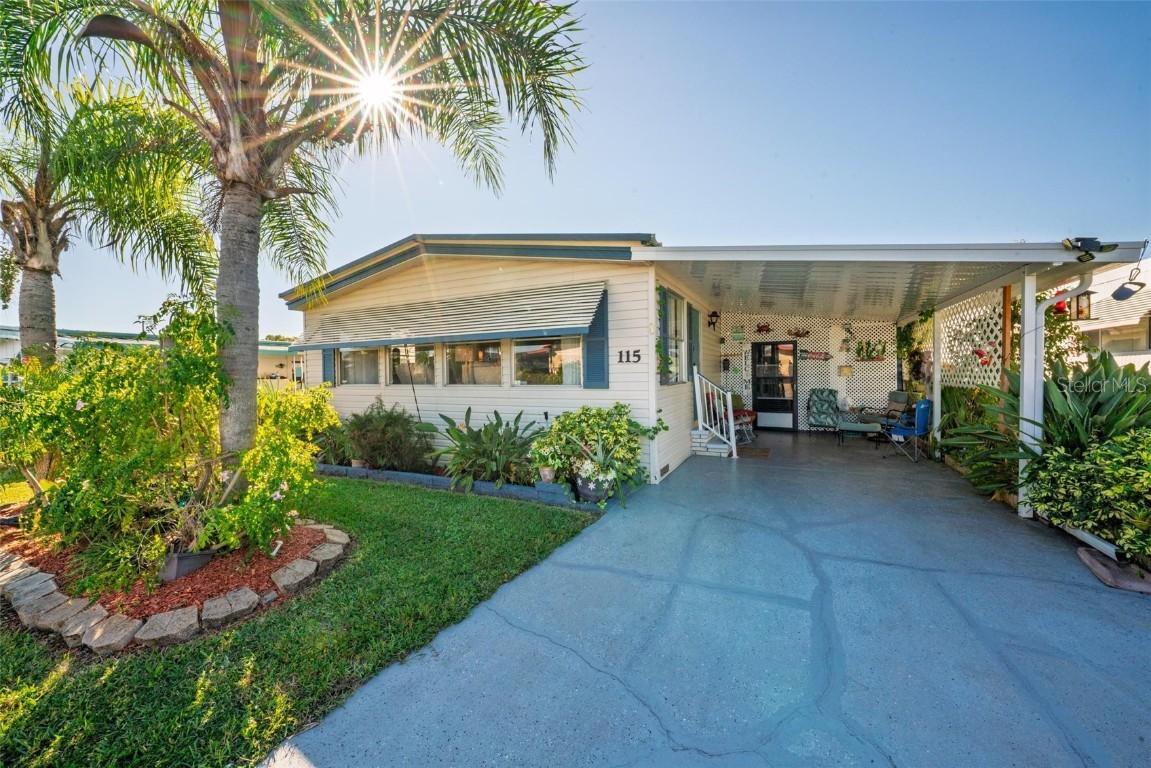 115 Tropical Ln., Leesburg, FL 34748