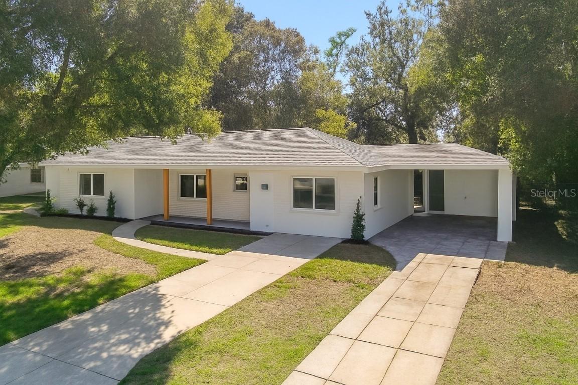 430 W Seminole Ave., Eustis, FL 32726