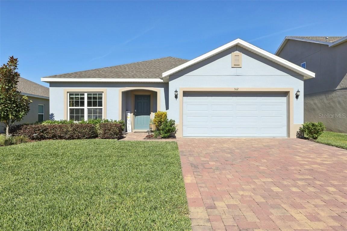 512 Darshire Ave., Eustis, FL 32736