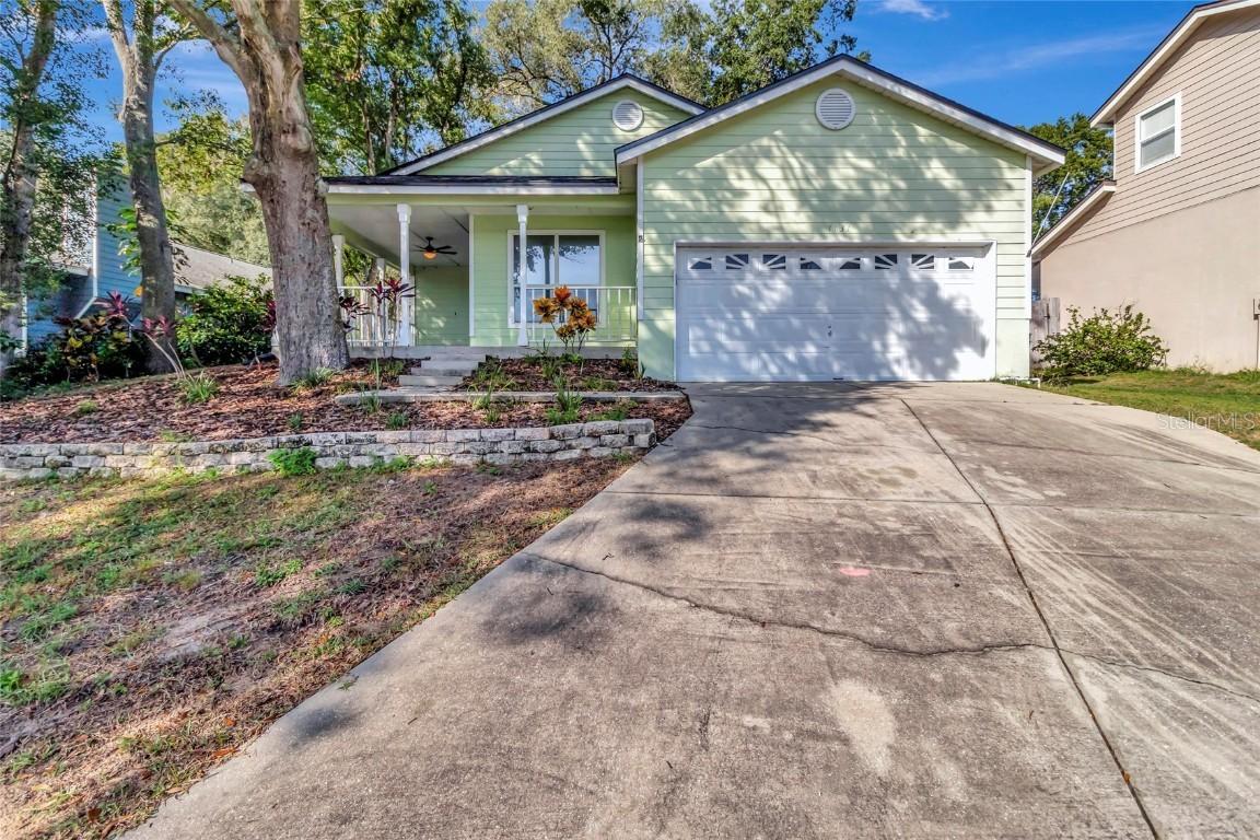 1131 Lake Elsie Dr., Tavares, FL 32778