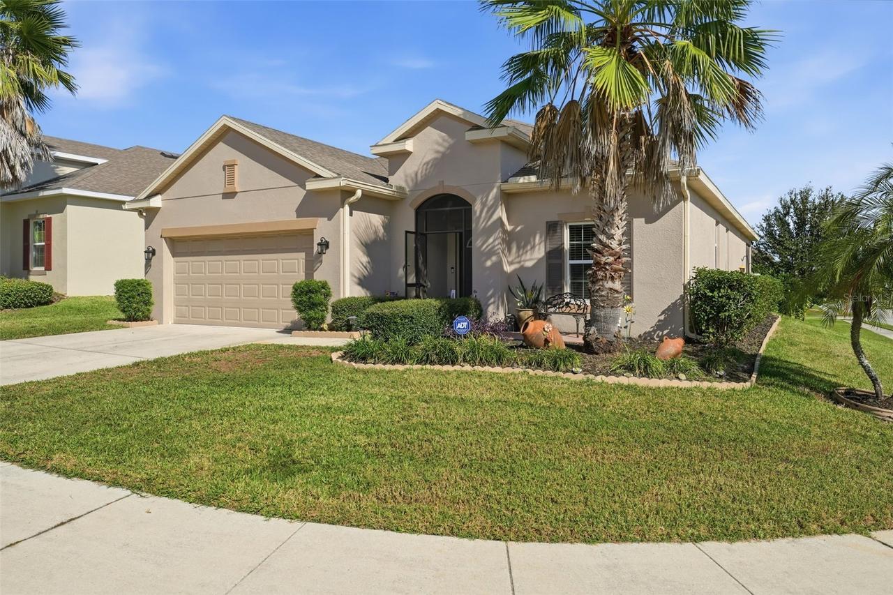 2605 Limerick Cir., Grand Island, FL 32735