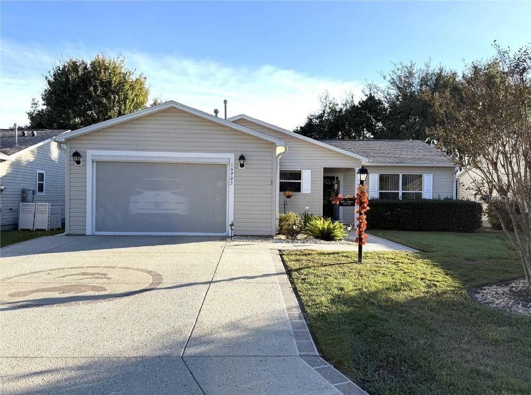 16903 SE 96th Chapelwood Cir., The Villages, FL 32162