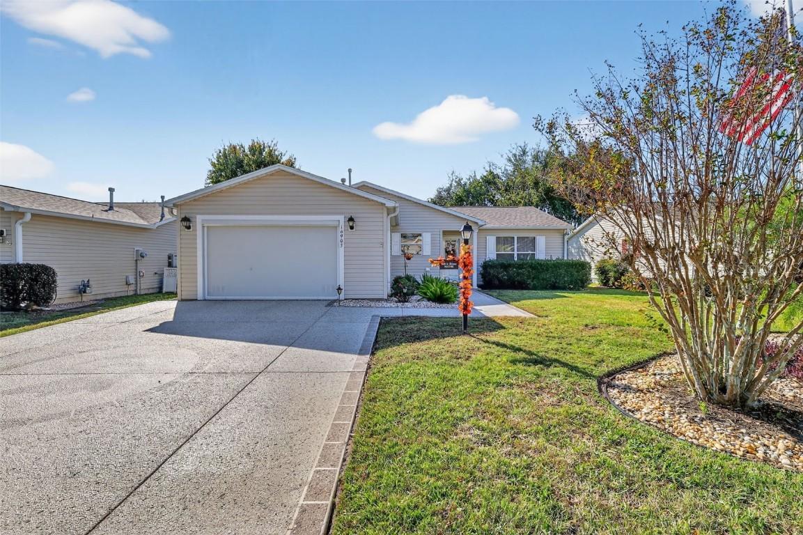 16903 SE 96th Chapelwood Cir., The Villages, FL 32162