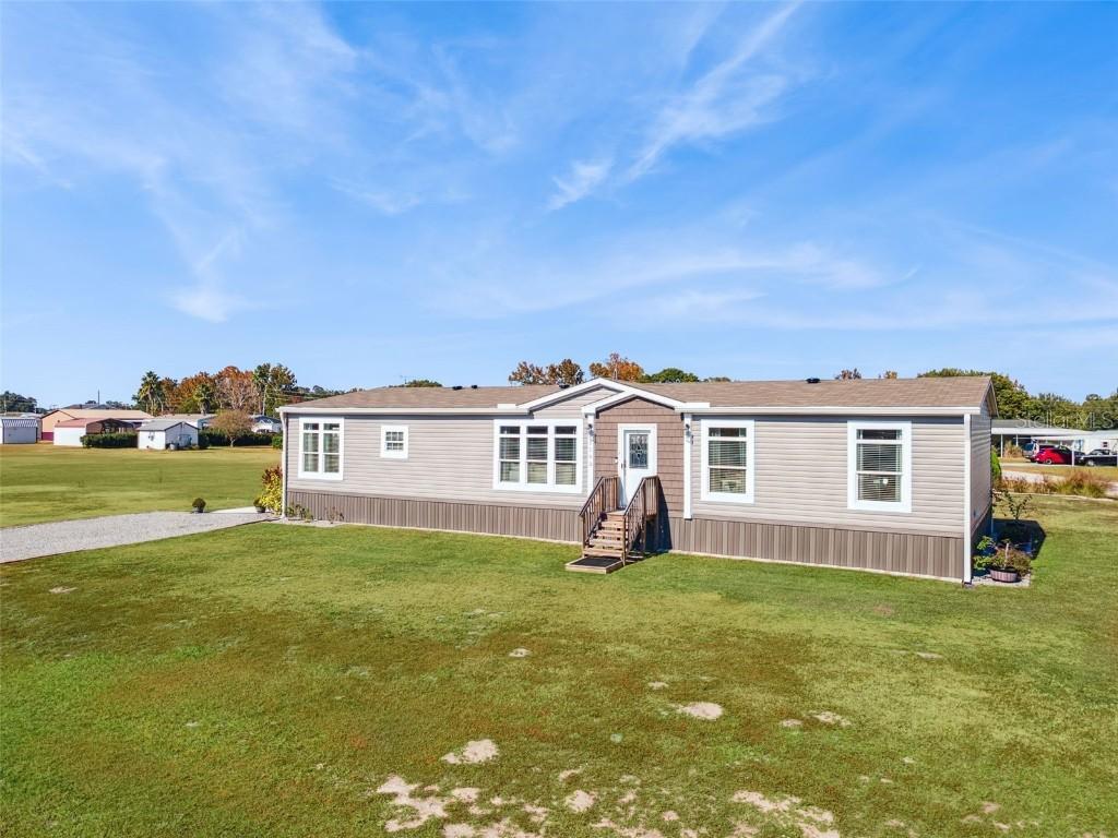 1193 NW 12th Ln., Lake Panasoffkee, FL 33538