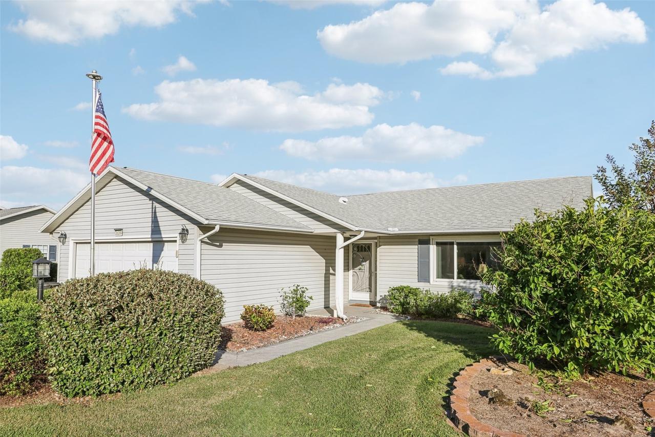 26209 Newcombe Cir., Leesburg, FL 34748