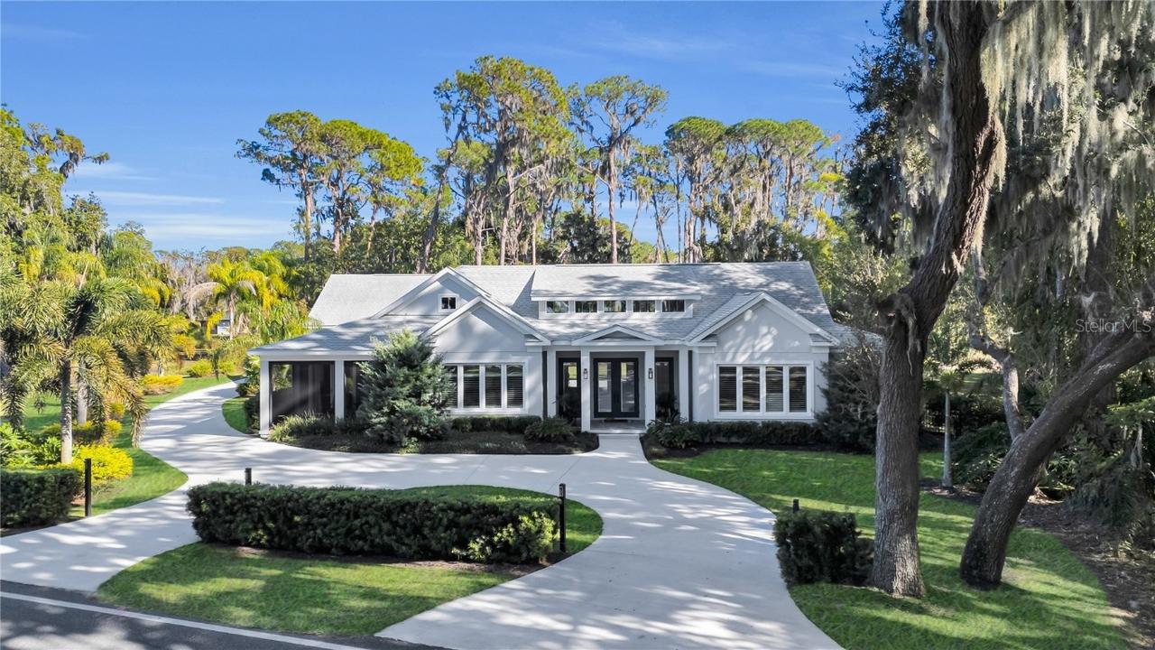 801 Lakeshore Dr., Eustis, FL 32726