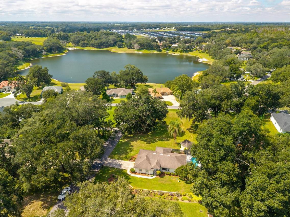 211 Hanging Moss Ln., Lady Lake, FL 32159