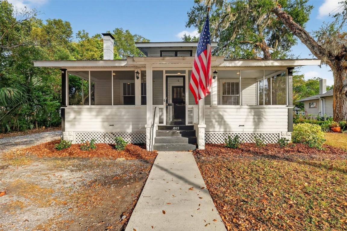 1022 N Donnelly St., Mount Dora, FL 32757