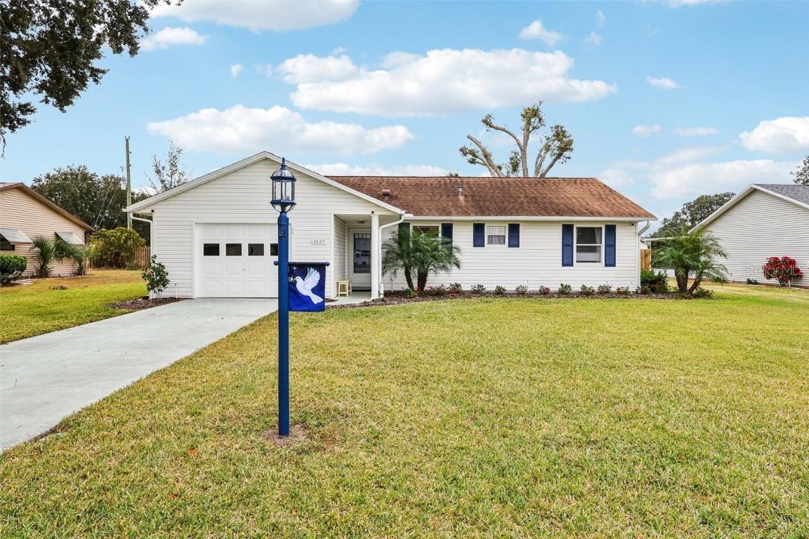 1605 Selkirk Dr., Leesburg, FL 34788