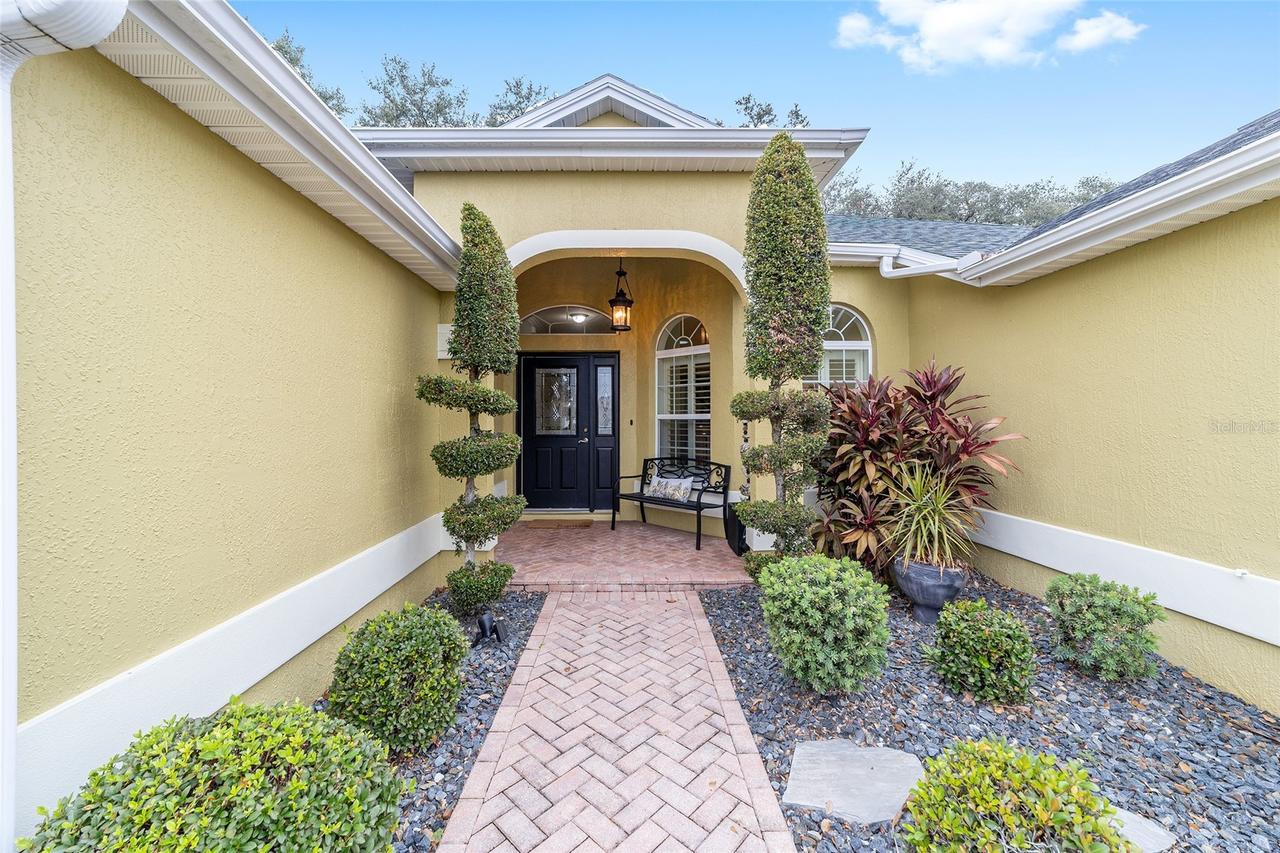 565 Society Hill Cir., The Villages, FL 32162