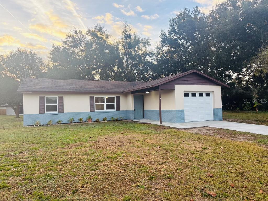 7 Sun Country Ct., Eustis, FL 32726