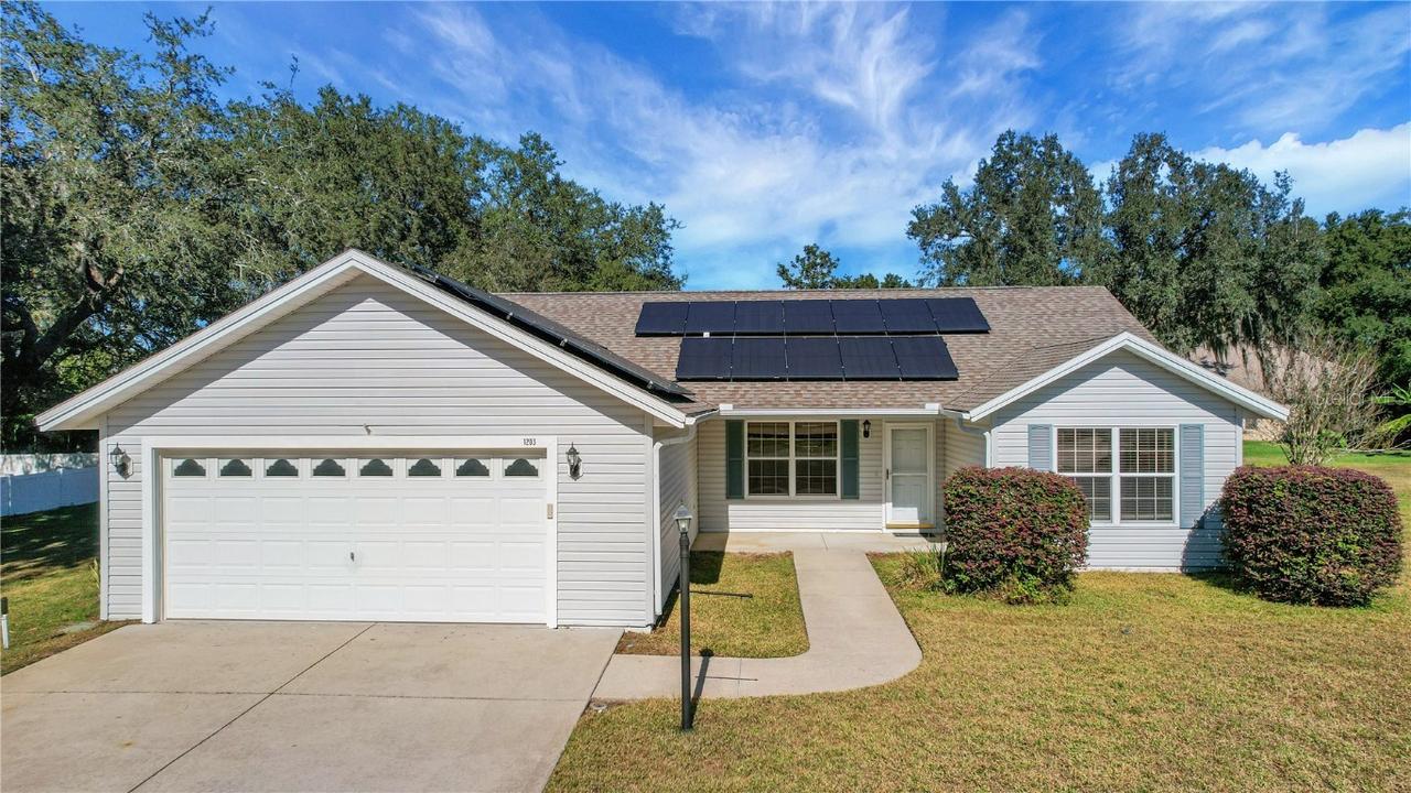 1203 Laurel Oak Ln., Lady Lake, FL 32159