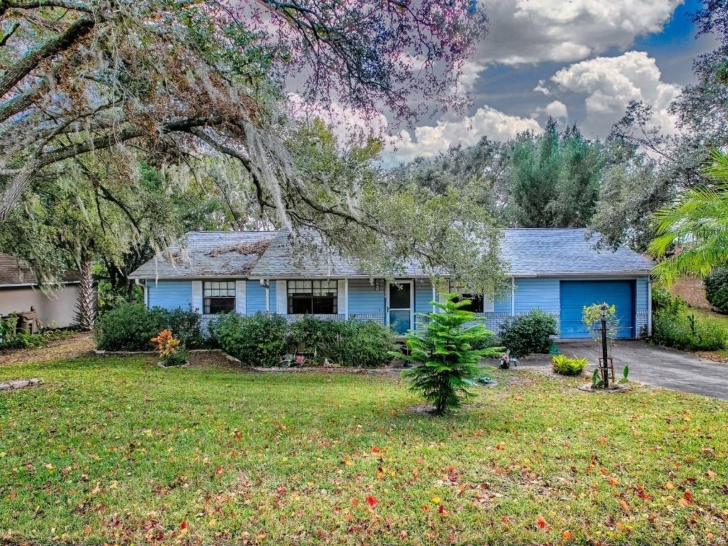 12534 Wedgefield Dr., Grand Island, FL 32735