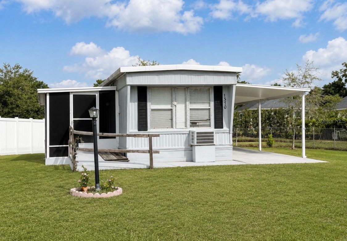 1370 County Dr., Tavares, FL 32778