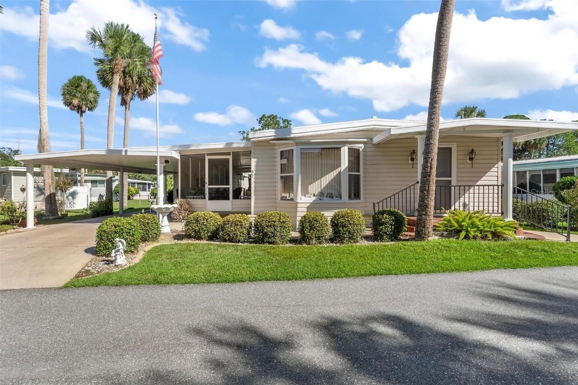 97 Hickory Ln., Eustis, FL 32726