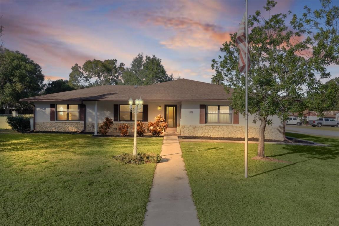 602 Fourth Ave., Lady Lake, FL 32159