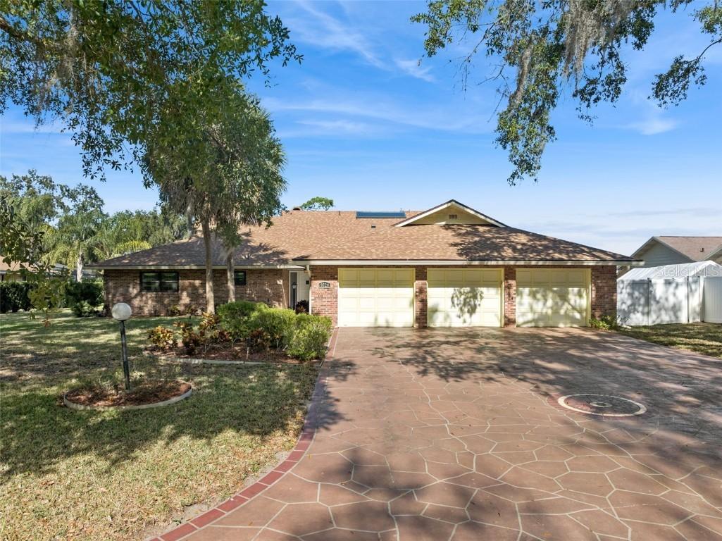 9729 Wedgewood Ln., Leesburg, FL 34788