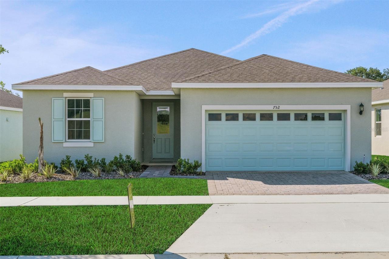 752 Sunshower Dr., Lady Lake, FL 32159