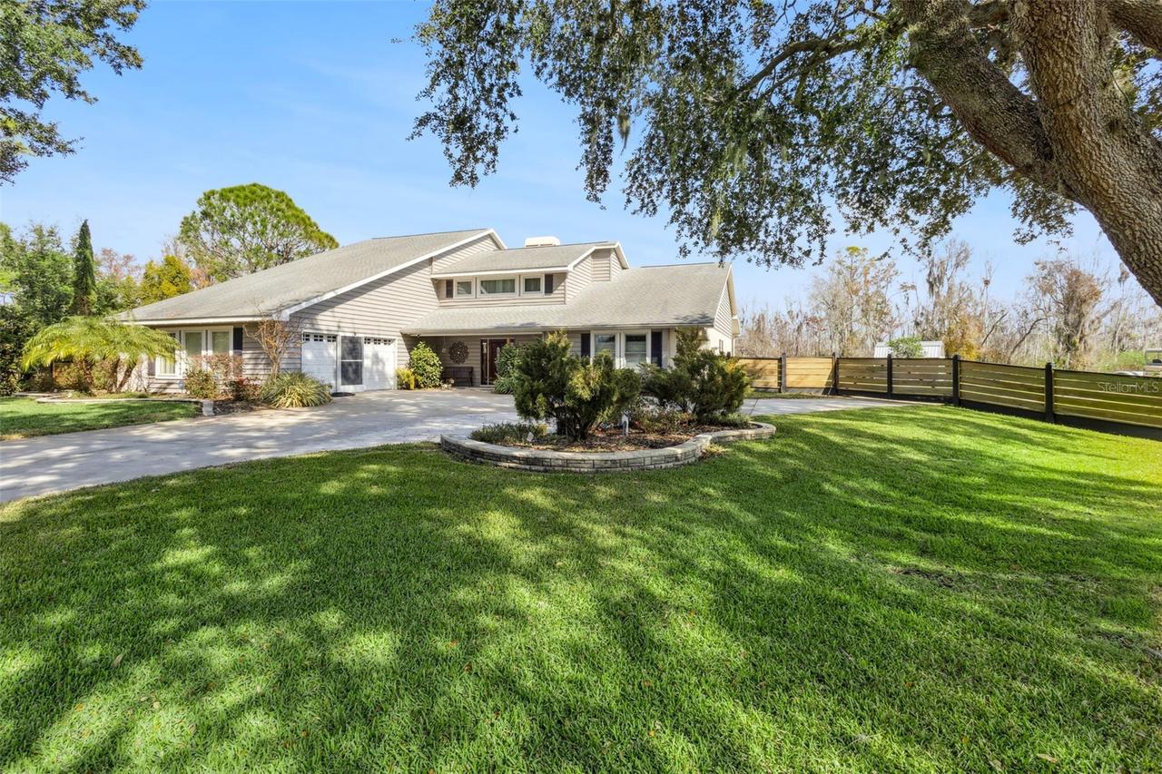 12545 S Putney Ct., Leesburg, FL 34788