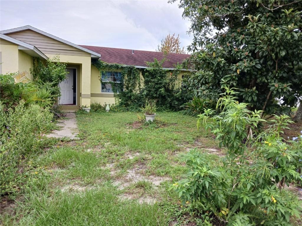 325 Elizabeth Ave., Mascotte, FL 34753