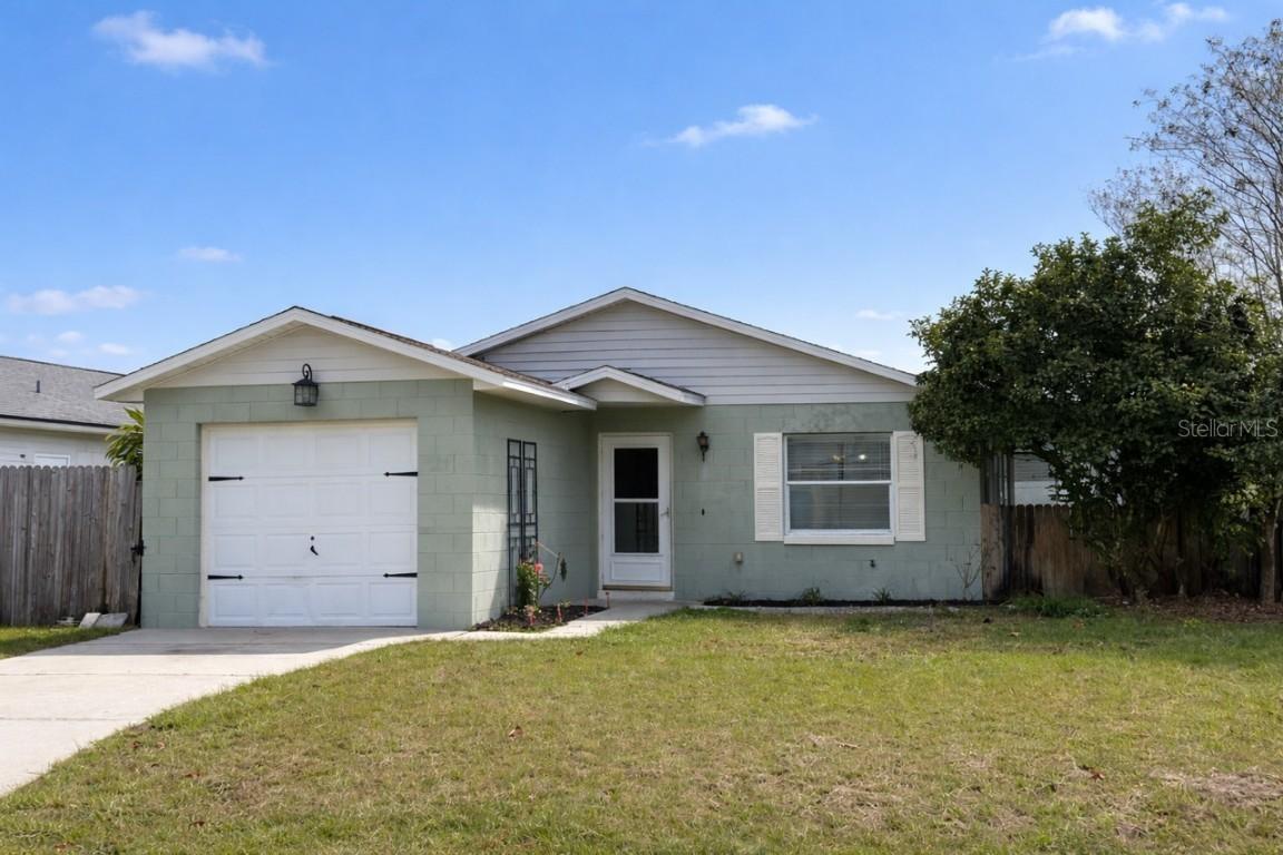 21 Cayman Cir., Umatilla, FL 32784