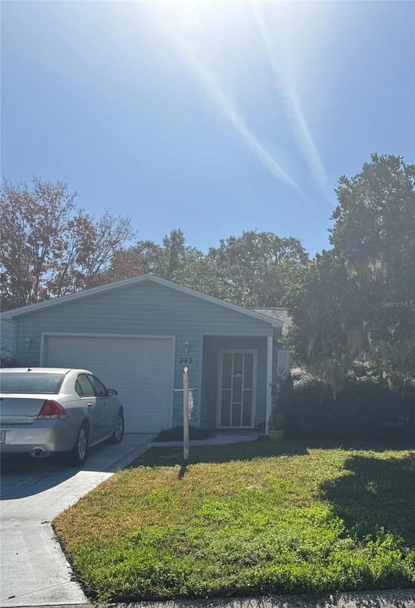 242 Juarez Way, Lady Lake, FL 32159