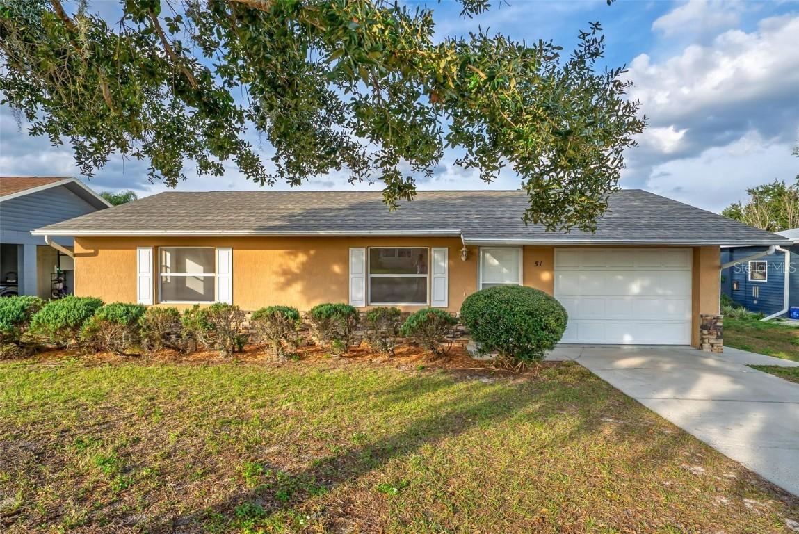 51 Cayman Cir., Umatilla, FL 32784