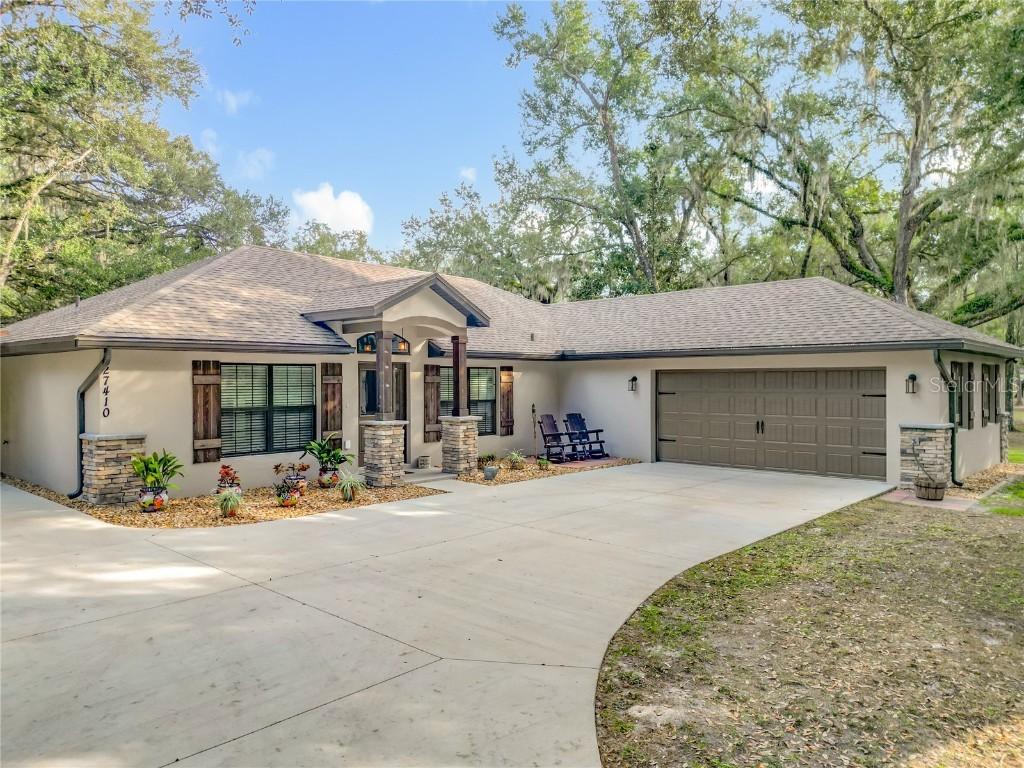 27410 Velma Ave., Okahumpka, FL 34762