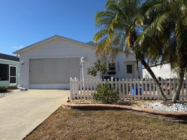 706 Villita Ln., The Villages, FL 32159