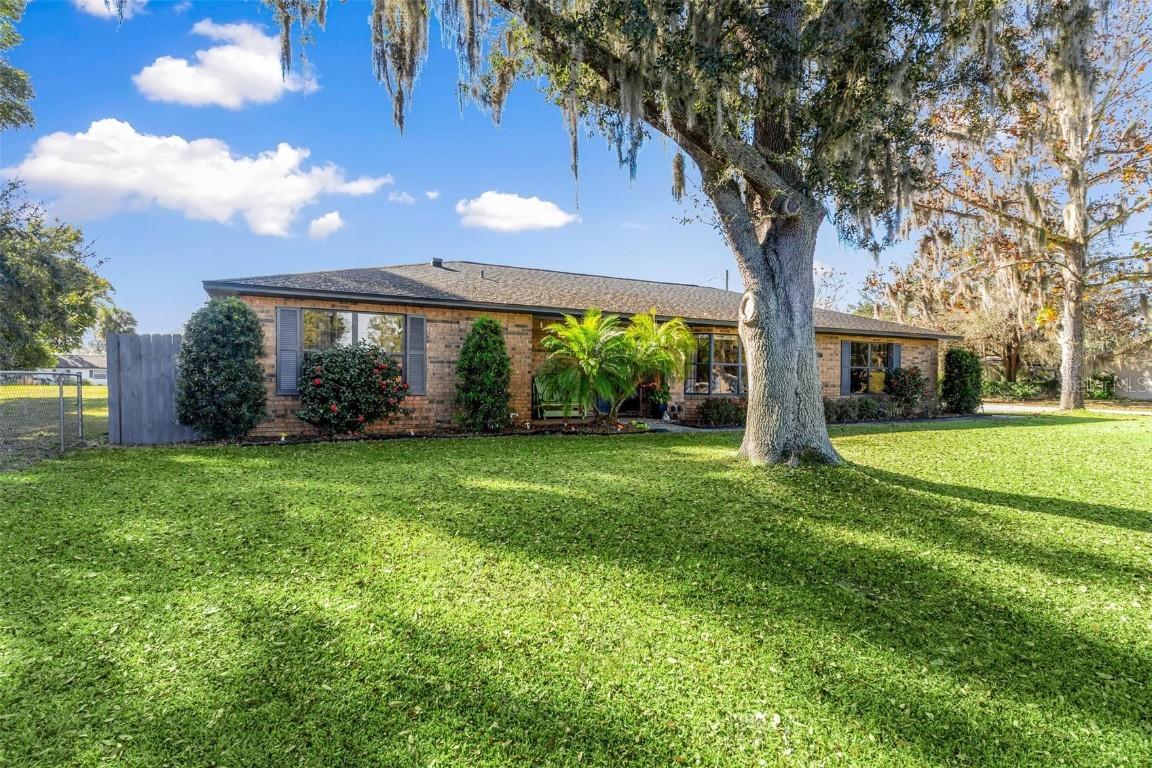 2013 Edgewood Ave., Leesburg, FL 34748