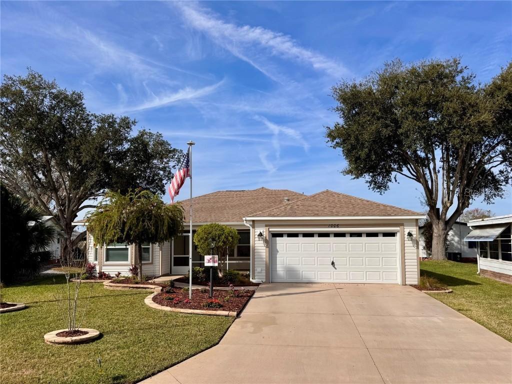 1006 Ann Ave., Lady Lake, FL 32159