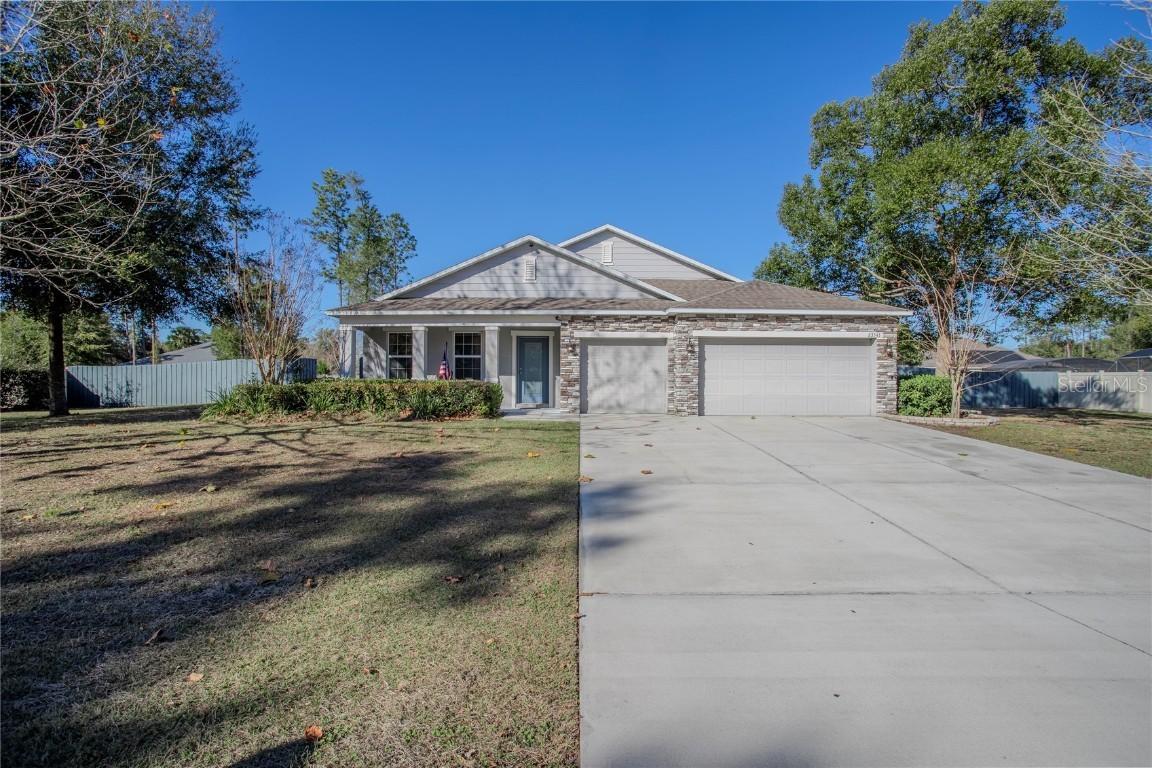 23543 Stream Ave., Sorrento, FL 32776