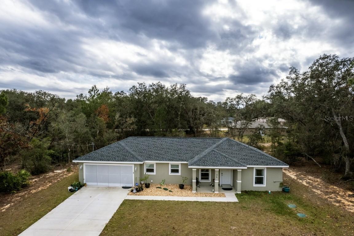 96 Fisher Way Tr., Ocklawaha, FL 32179