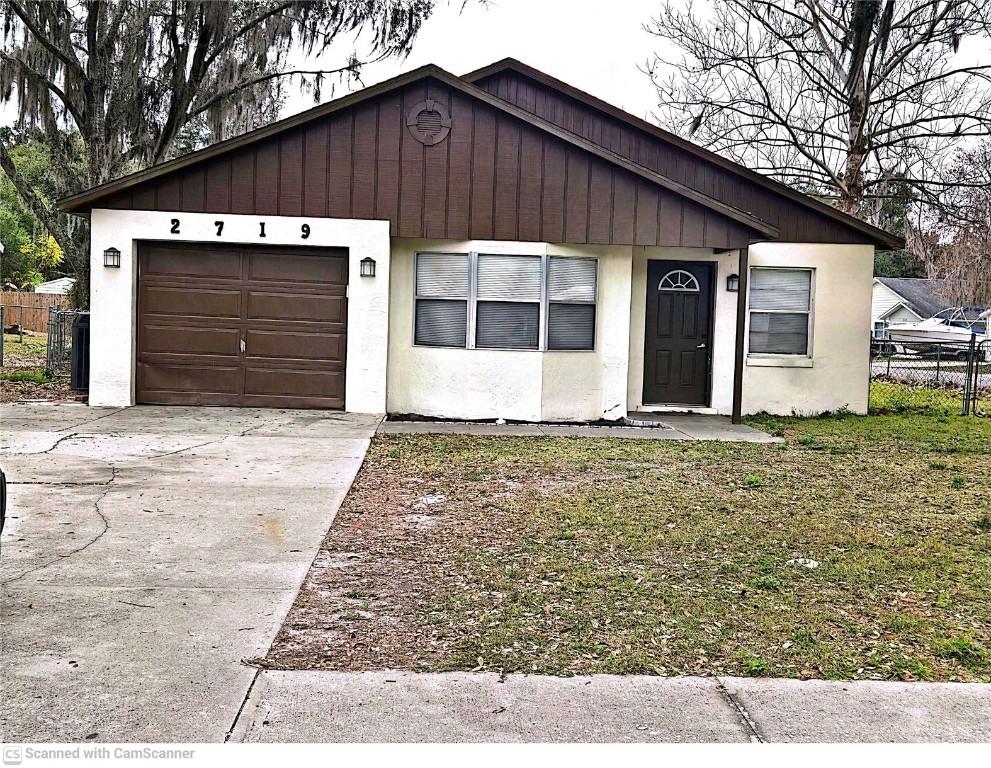 2719 Lorraine Dr., Leesburg, FL 34748